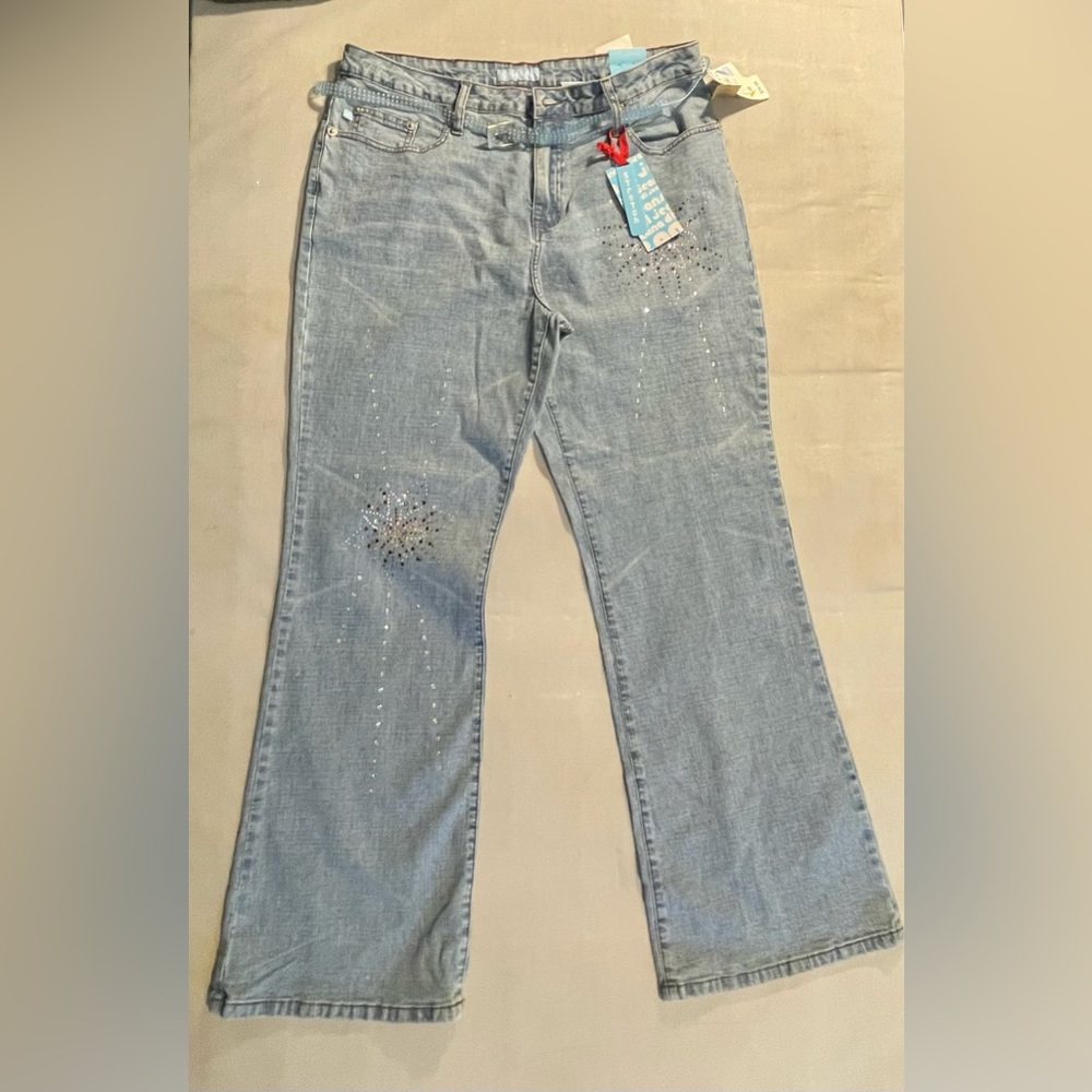 Dana Di Jeans NWT Size 18